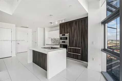 851 NE 1st Avenue Miami FL 33132