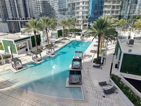 851 NE 1st Avenue Miami FL 33132