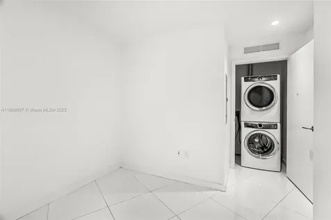 851 NE 1st Avenue Miami FL 33132