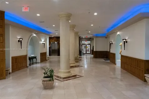 3725 S Ocean Drive Hollywood FL 33019