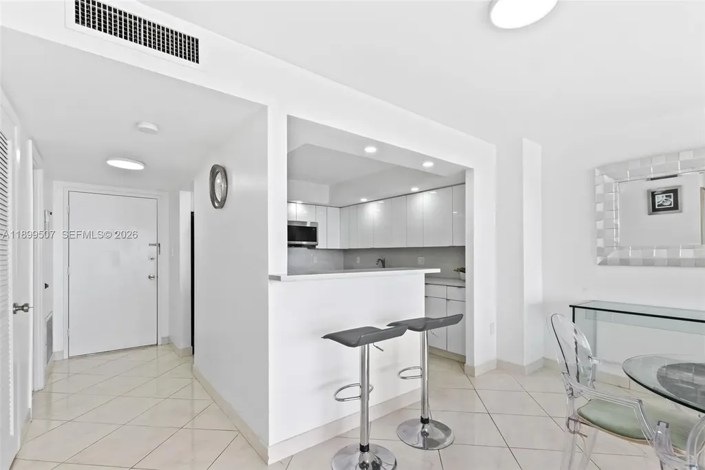 18021 Biscayne Boulevard Aventura FL 33160