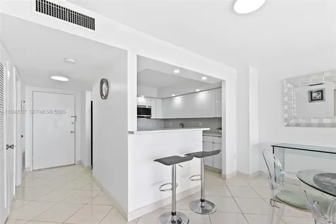 18021 Biscayne Boulevard Aventura FL 33160