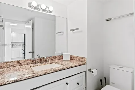 18021 Biscayne Boulevard Aventura FL 33160