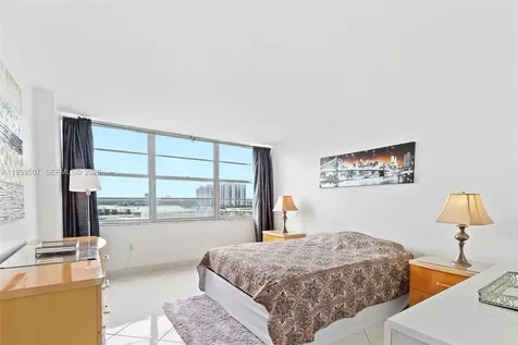 18021 Biscayne Boulevard Aventura FL 33160