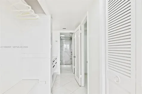 18021 Biscayne Boulevard Aventura FL 33160