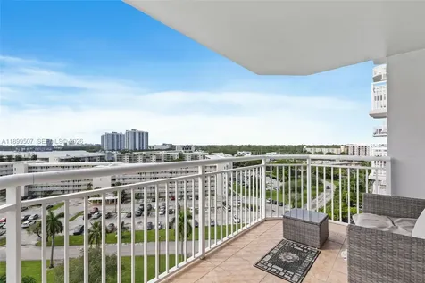 18021 Biscayne Boulevard Aventura FL 33160