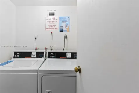 18021 Biscayne Boulevard Aventura FL 33160