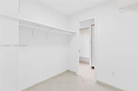 18021 Biscayne Boulevard Aventura FL 33160