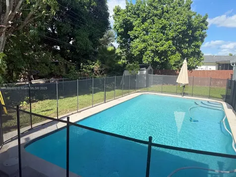 10761 SW 165th Street Miami FL 33157