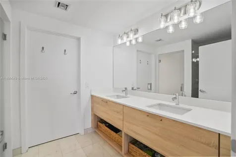 16385 Biscayne Boulevard North Miami Beach FL 33160