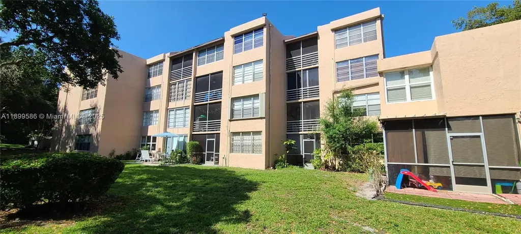 9410 Live Oak Place Davie FL 33324