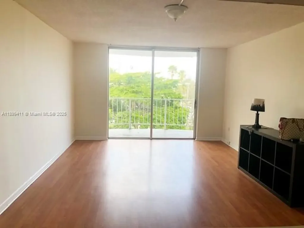 482 NW 165th Street Road Miami FL 33169