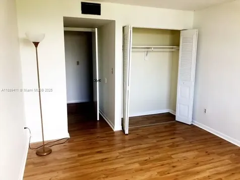 482 NW 165th Street Road Miami FL 33169
