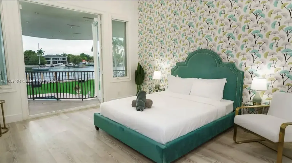 929 N Southlake Drive Hollywood FL 33019