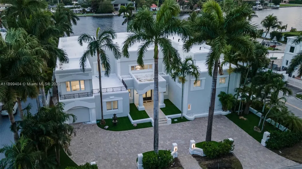 929 N Southlake Drive Hollywood FL 33019