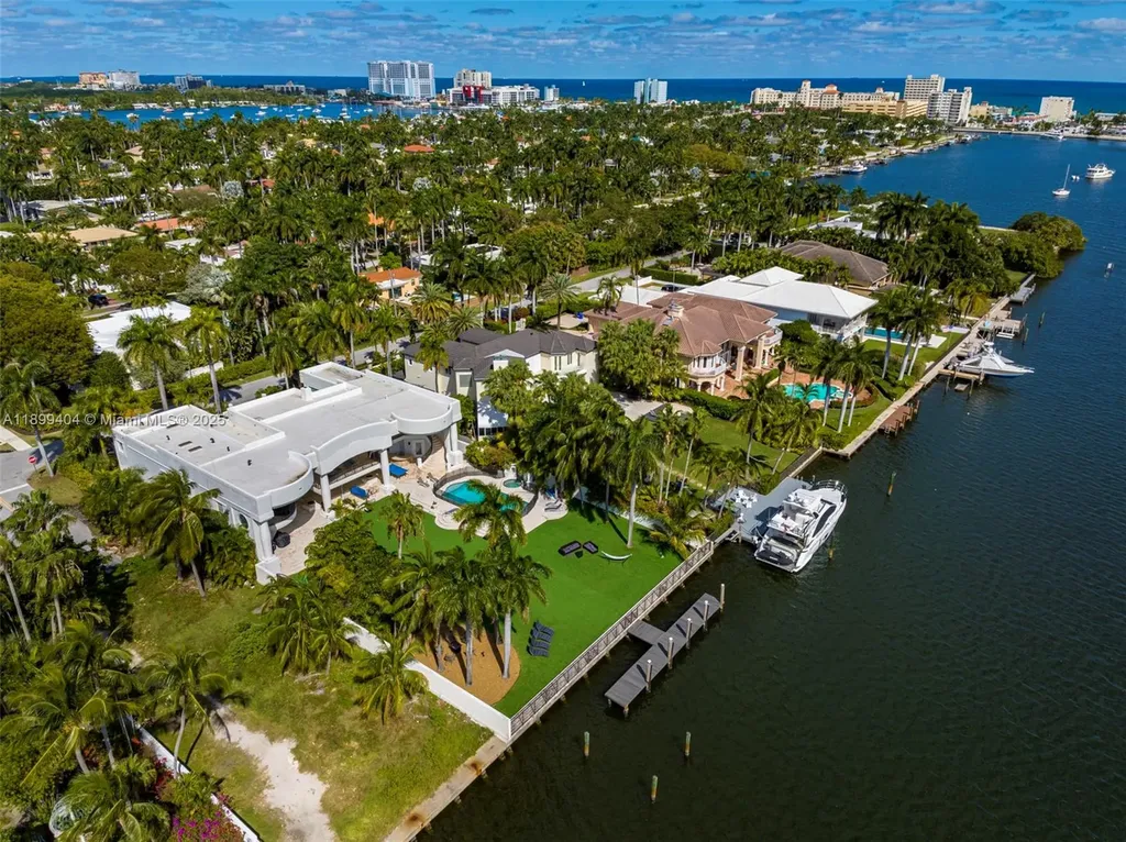 929 N Southlake Drive Hollywood FL 33019