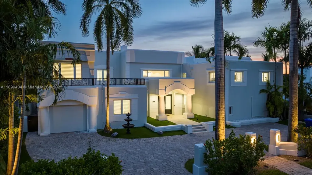 929 N Southlake Drive Hollywood FL 33019
