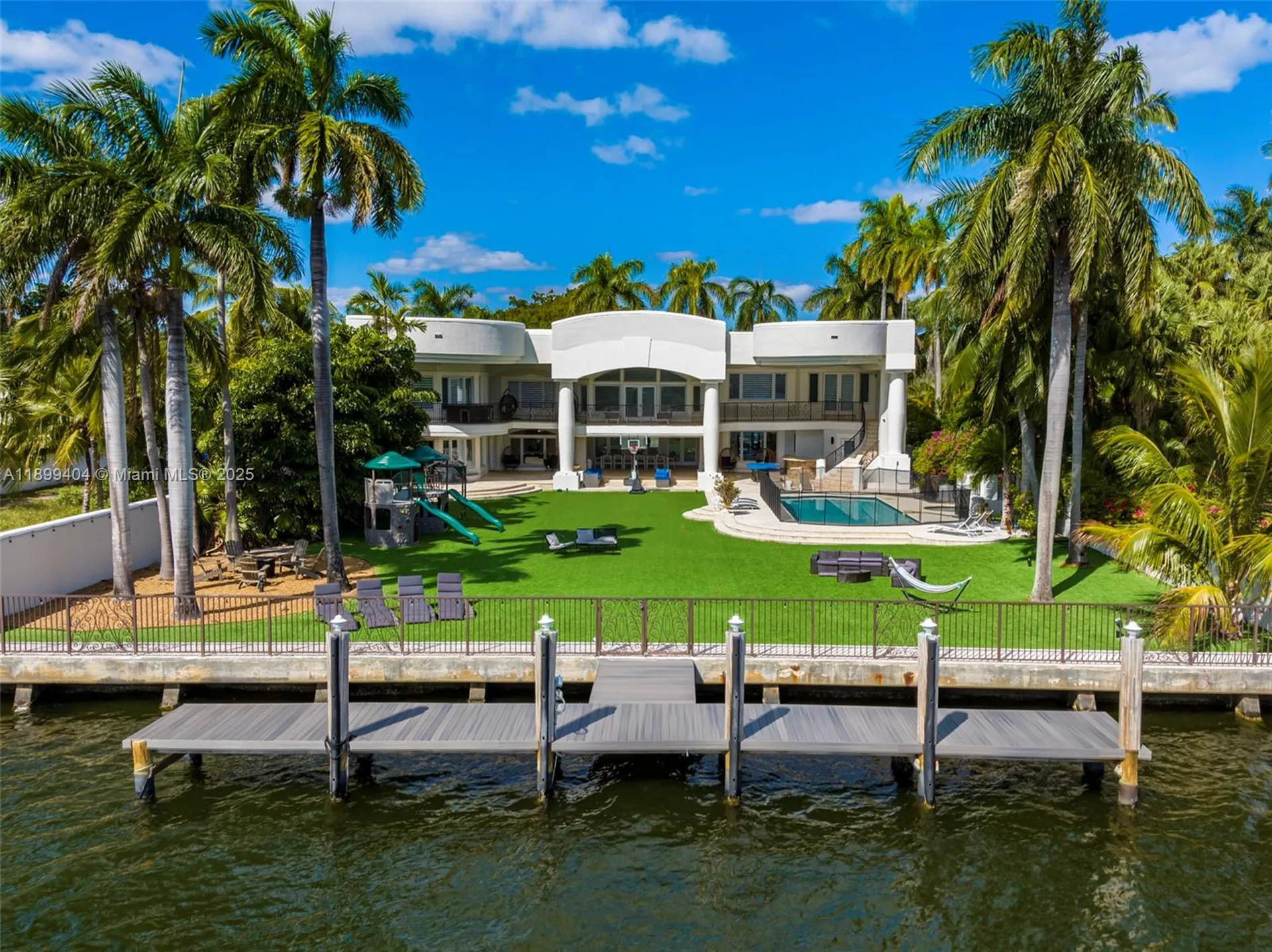 929 N Southlake Drive Hollywood FL 33019