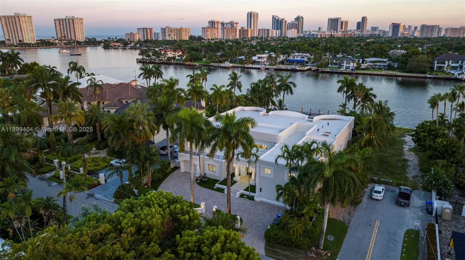 929 N Southlake Drive Hollywood FL 33019