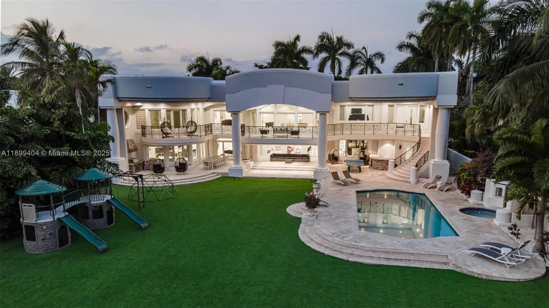 929 N Southlake Drive Hollywood FL 33019