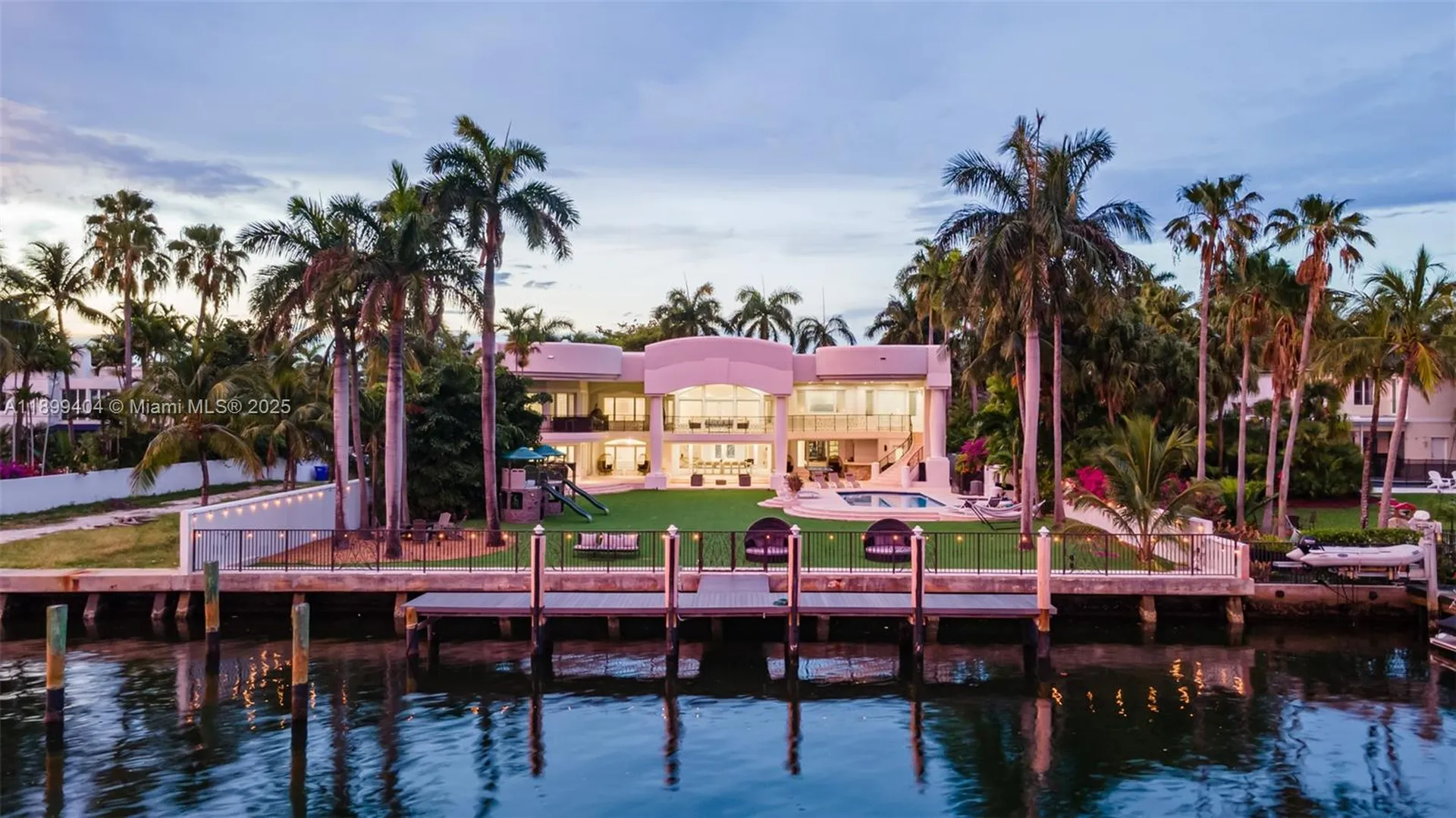929 N Southlake Drive Hollywood FL 33019