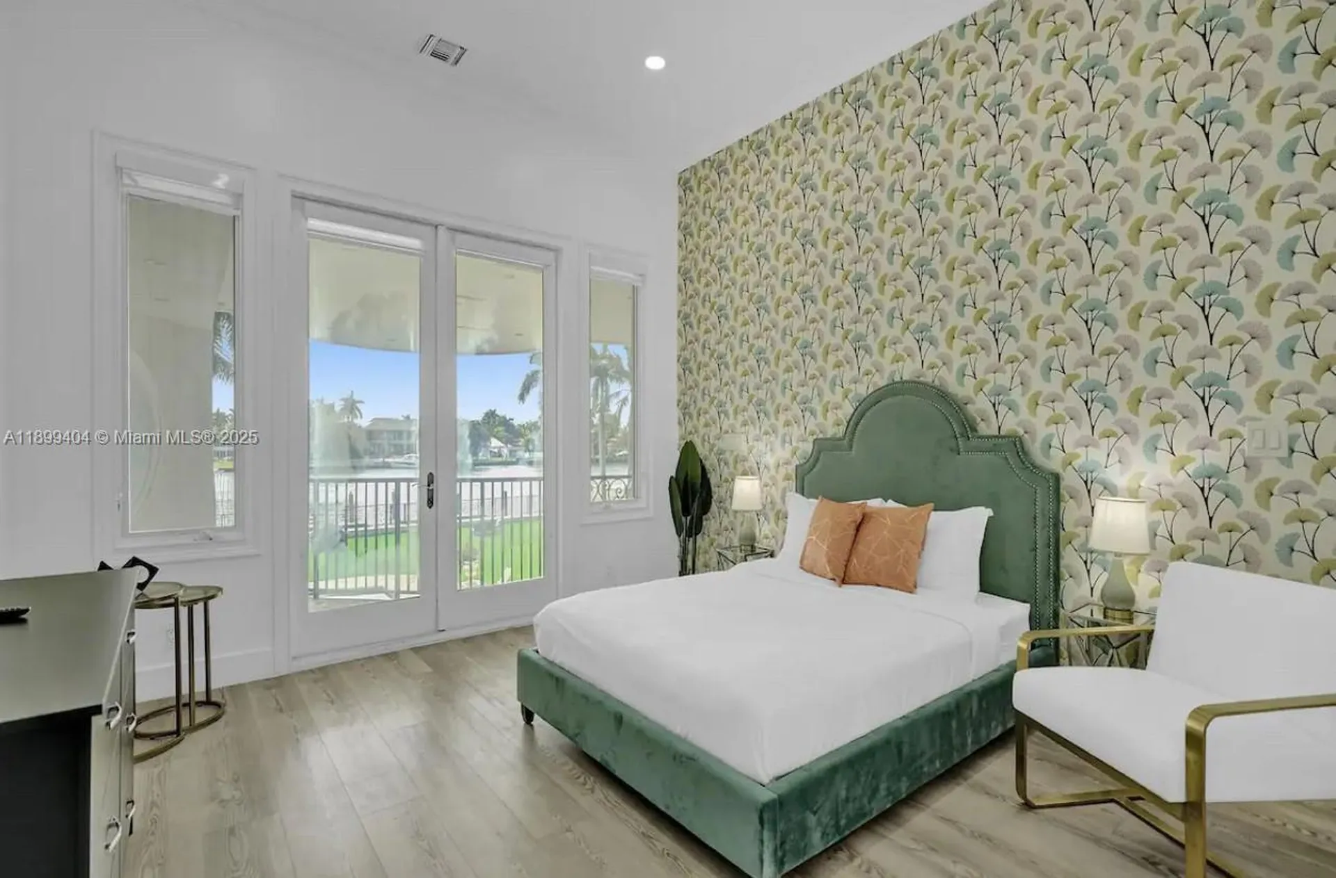 929 N Southlake Drive Hollywood FL 33019