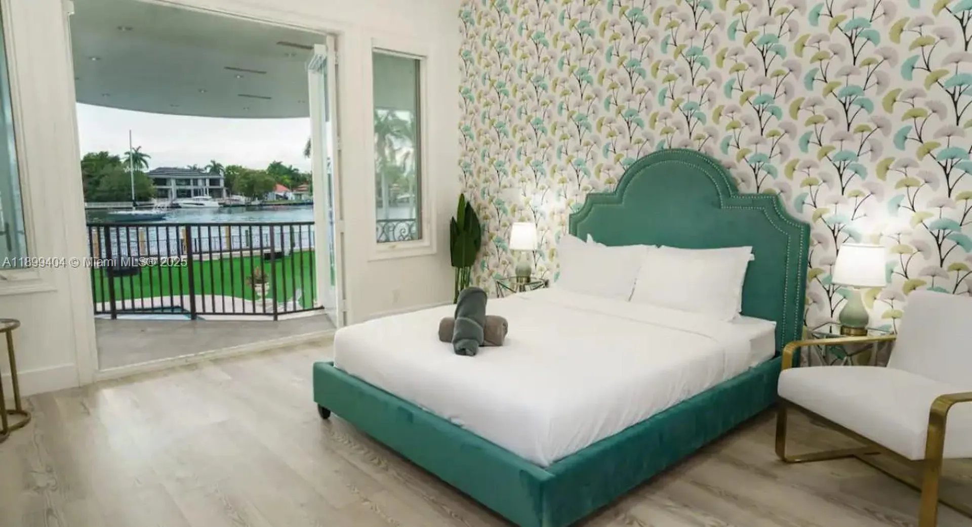 929 N Southlake Drive Hollywood FL 33019