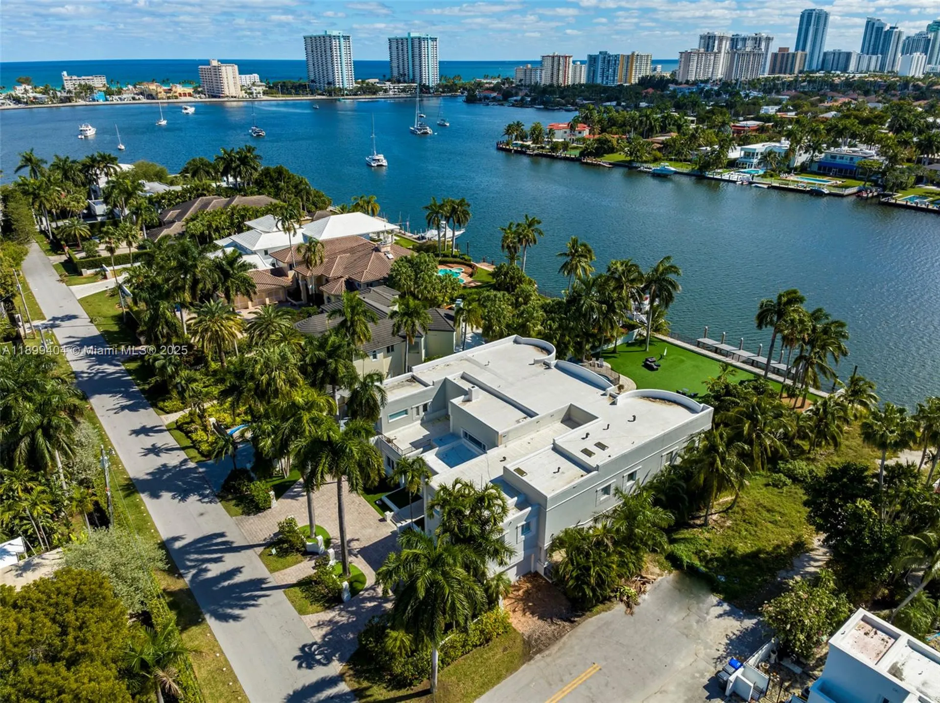 929 N Southlake Drive Hollywood FL 33019