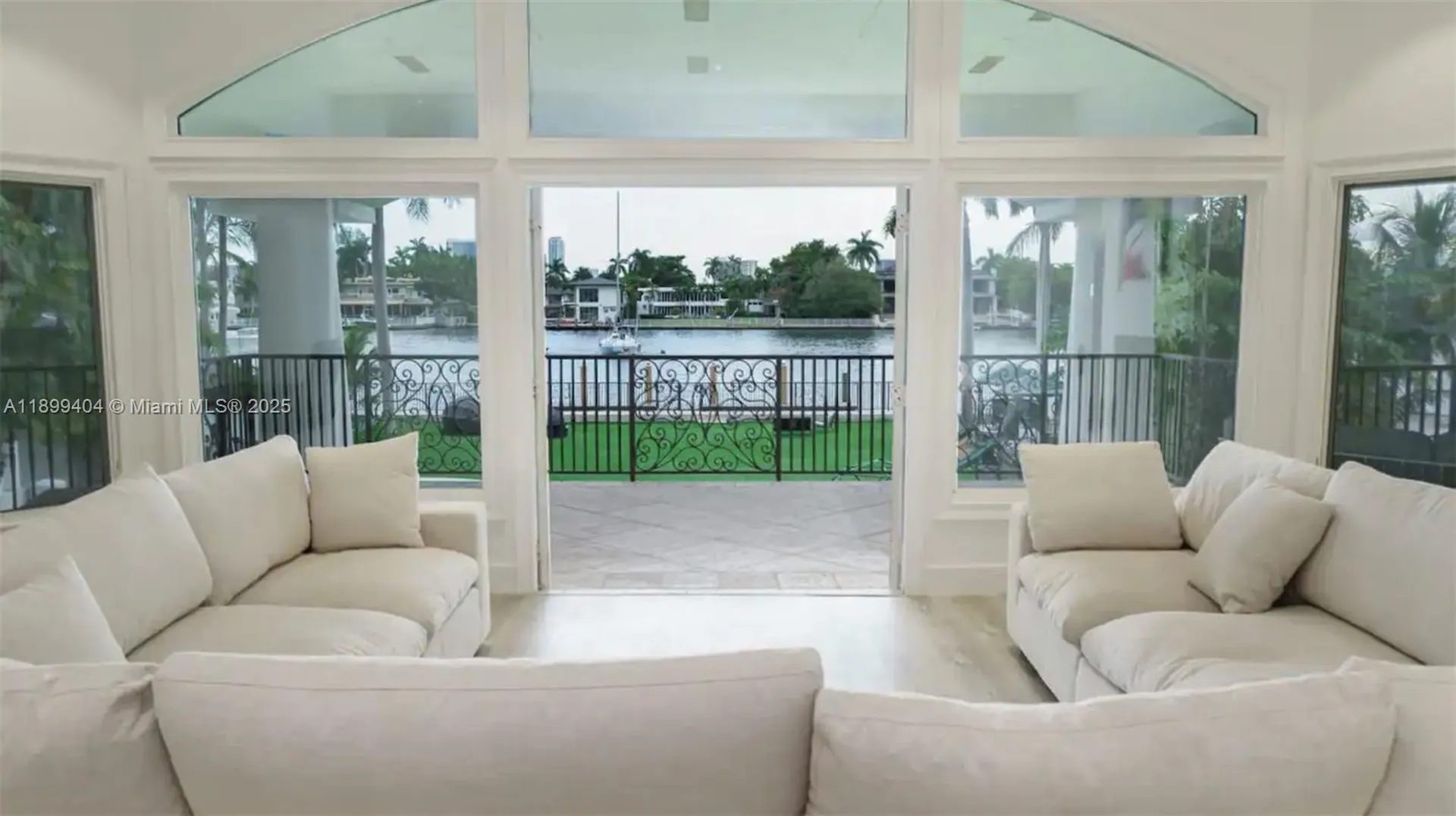 929 N Southlake Drive Hollywood FL 33019