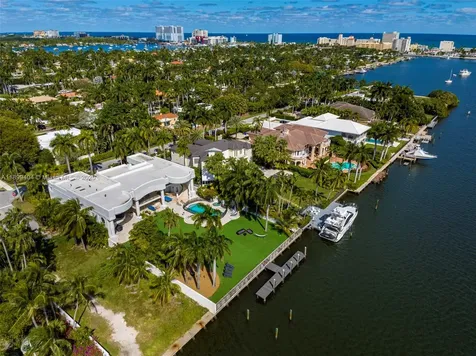 929 N Southlake Drive Hollywood FL 33019