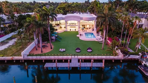 929 N Southlake Drive Hollywood FL 33019