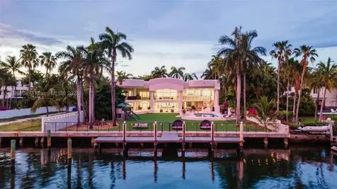 929 N Southlake Drive Hollywood FL 33019