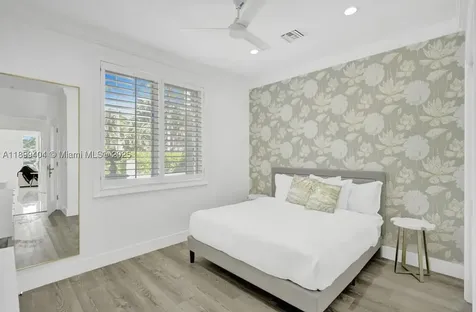 929 N Southlake Drive Hollywood FL 33019
