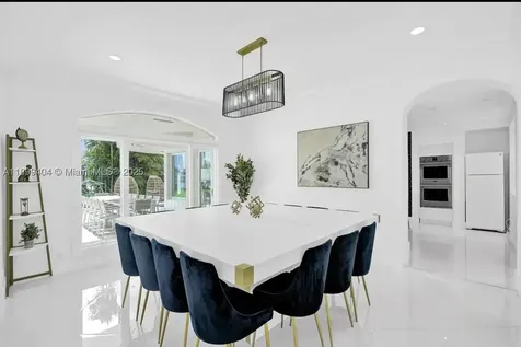 929 N Southlake Drive Hollywood FL 33019
