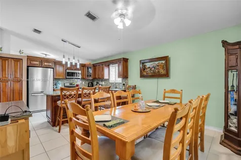 7967 NW 186th Terrace Hialeah FL 33015