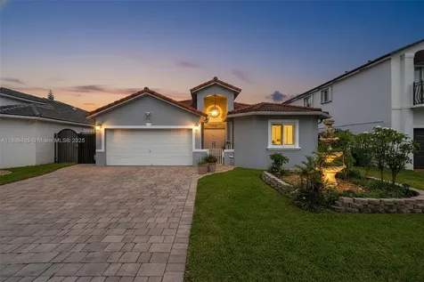 7967 NW 186th Terrace Hialeah FL 33015