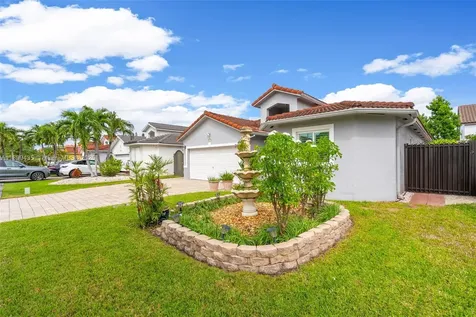 7967 NW 186th Terrace Hialeah FL 33015