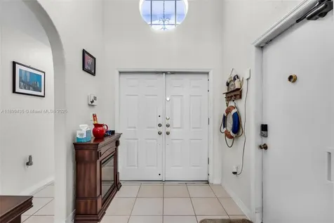 7967 NW 186th Terrace Hialeah FL 33015