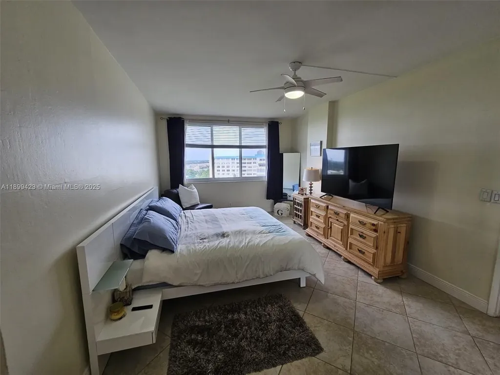 4200 Hillcrest Drive Hollywood FL 33021