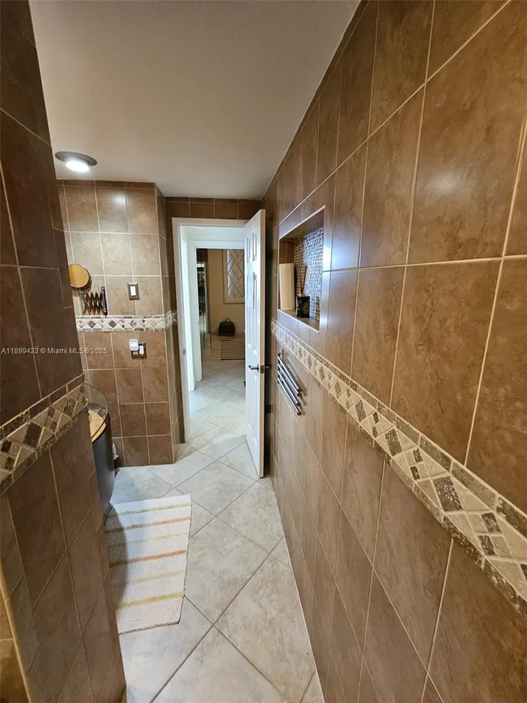 4200 Hillcrest Drive Hollywood FL 33021