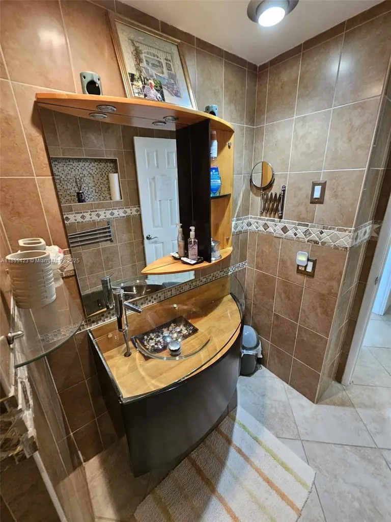 4200 Hillcrest Drive Hollywood FL 33021