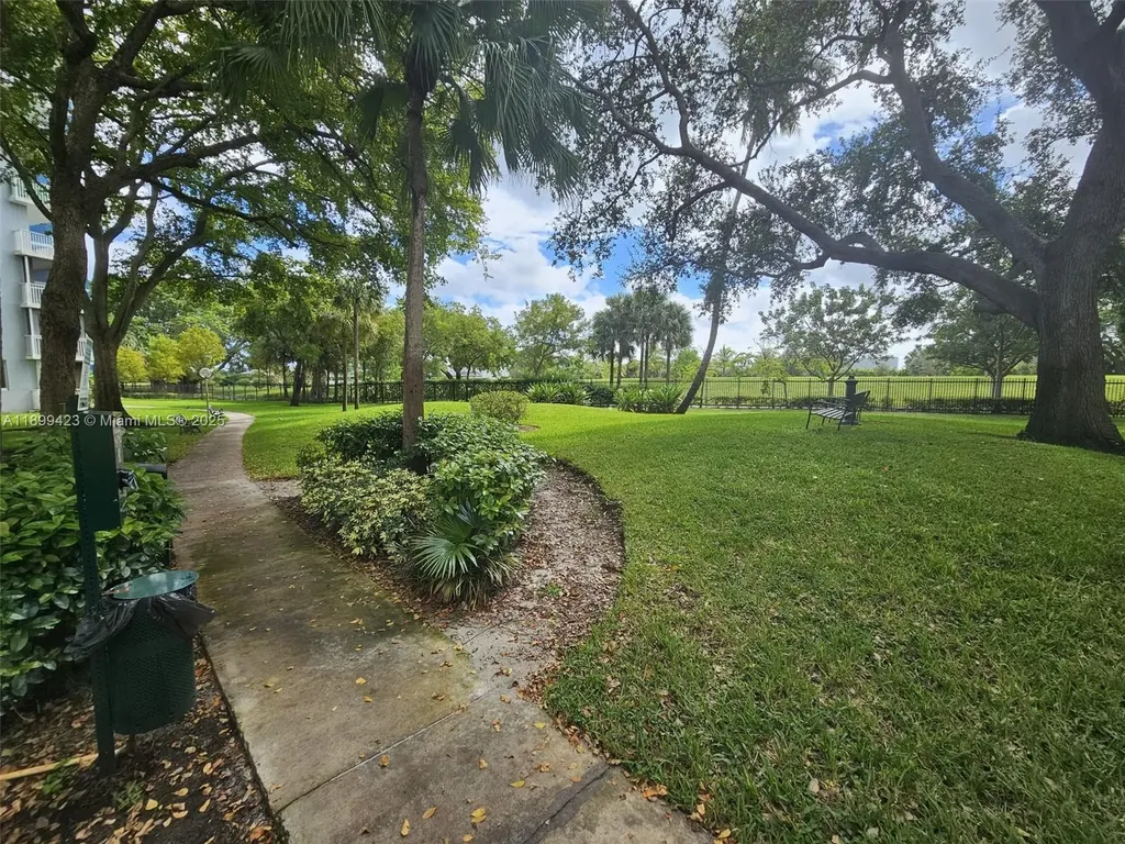 4200 Hillcrest Drive Hollywood FL 33021