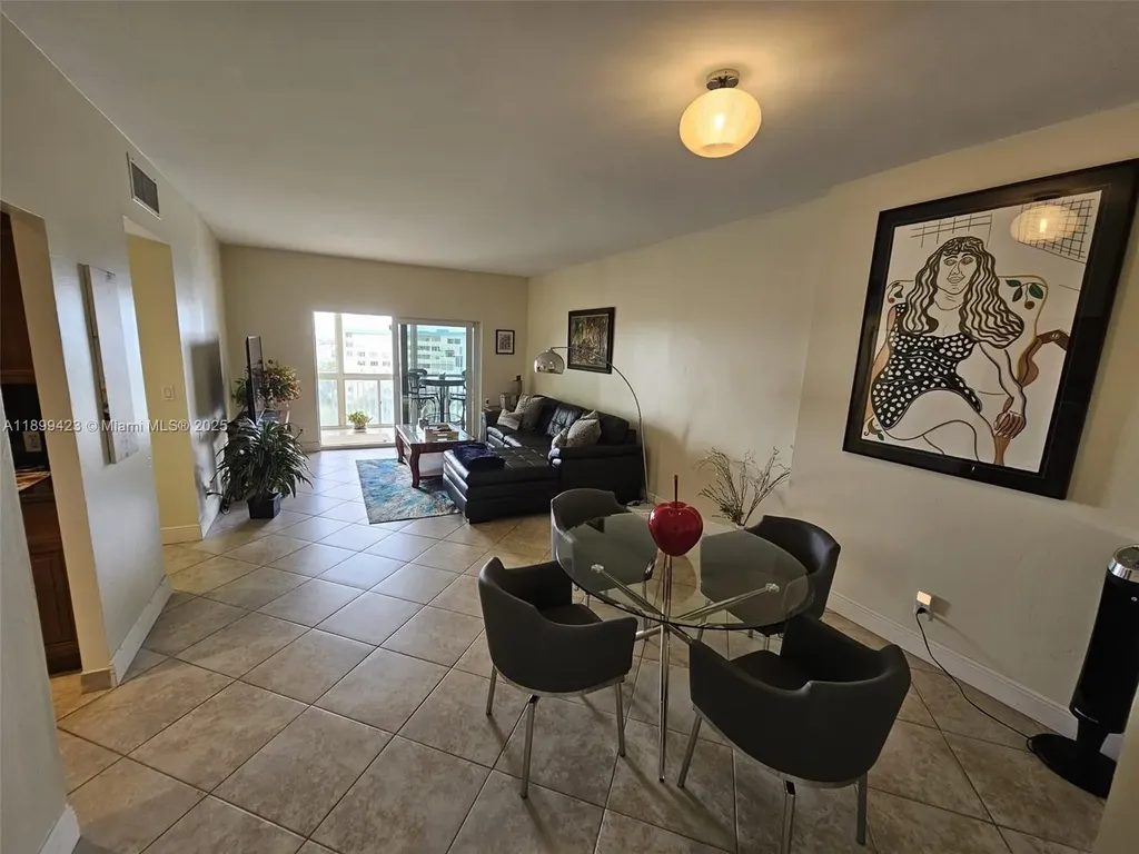 4200 Hillcrest Drive Hollywood FL 33021
