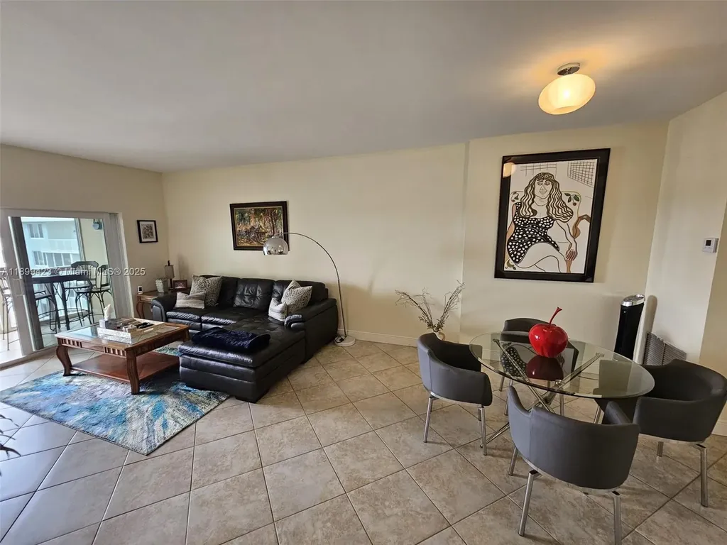 4200 Hillcrest Drive Hollywood FL 33021