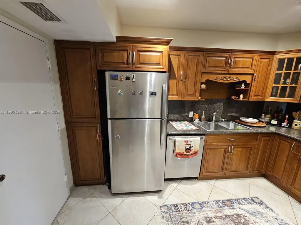4200 Hillcrest Drive Hollywood FL 33021