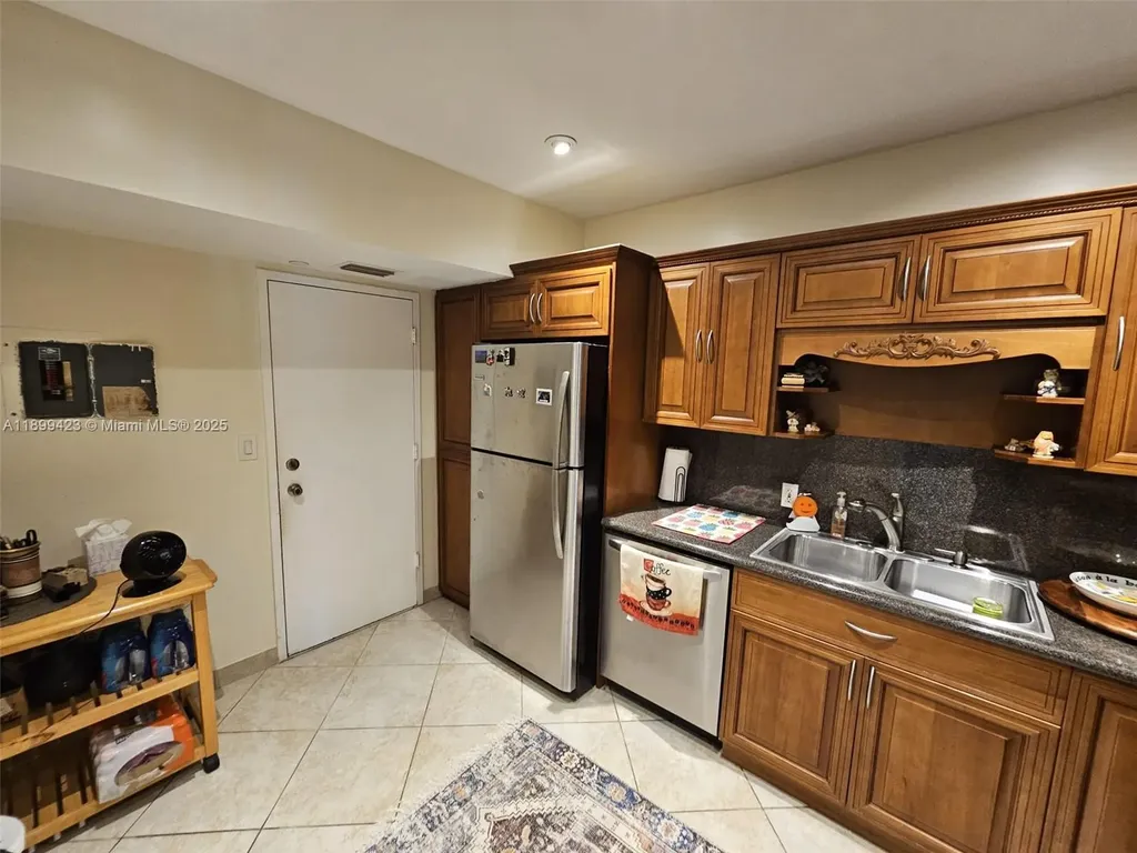 4200 Hillcrest Drive Hollywood FL 33021