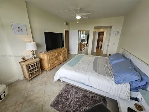 4200 Hillcrest Drive Hollywood FL 33021