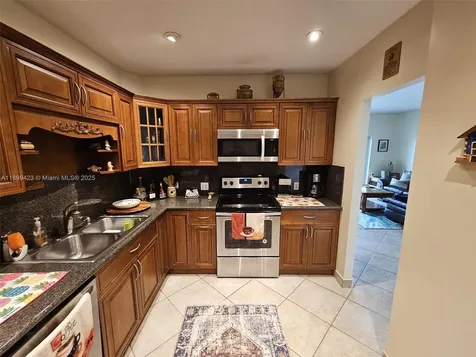 4200 Hillcrest Drive Hollywood FL 33021