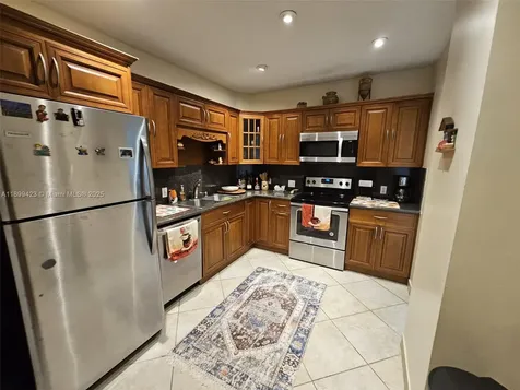 4200 Hillcrest Drive Hollywood FL 33021