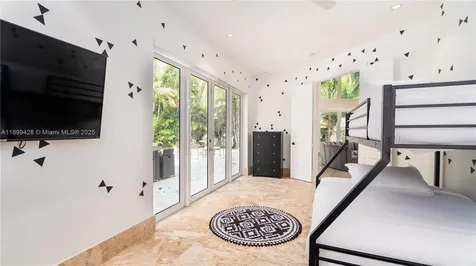 112 NW 14th Way Dania Beach FL 33004